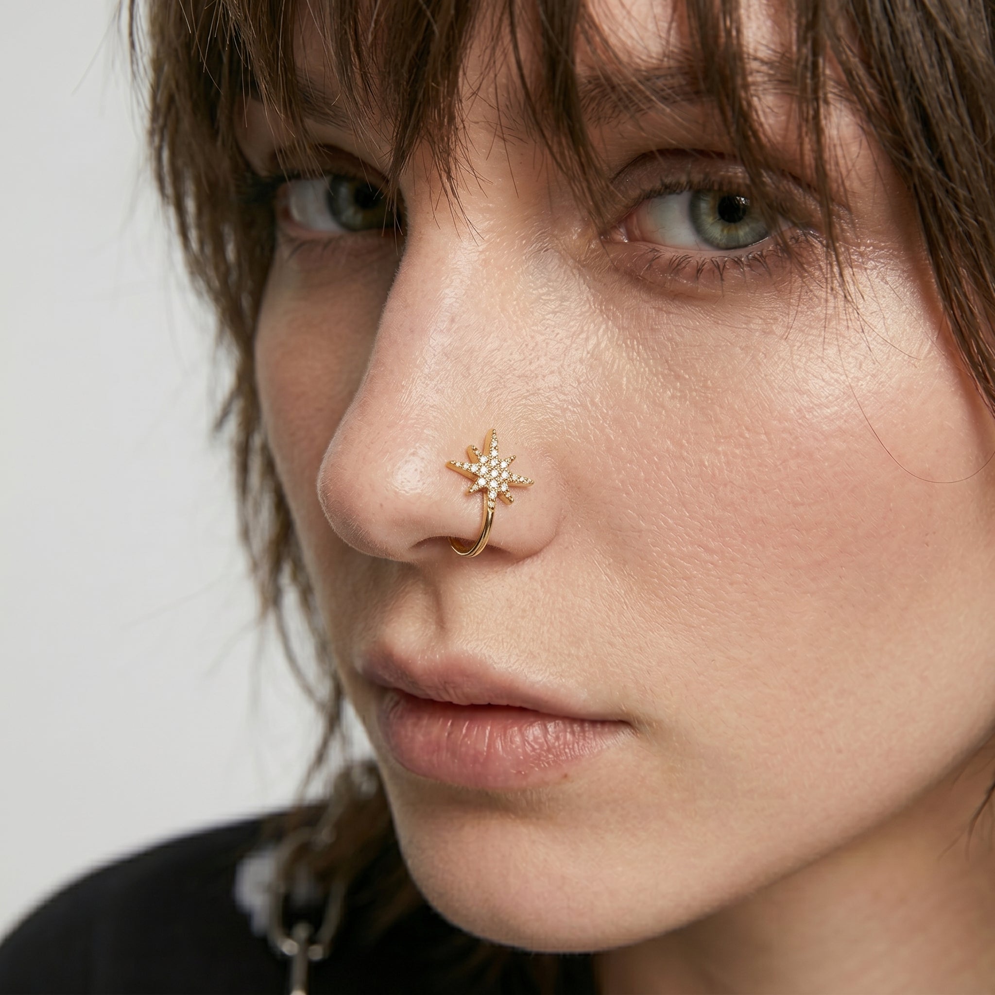 Twinkle Nose Pin